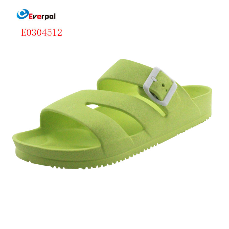 Sẵn sàng cho mùa hè với dòng dép sandal phong cách và thoải mái mới nhất
