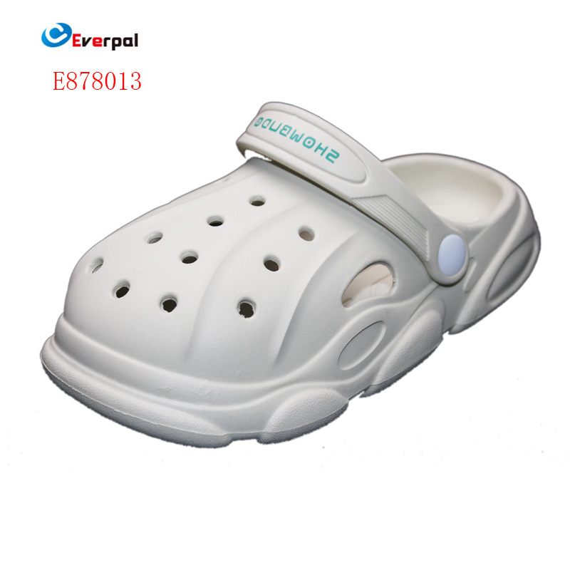 Tại sao guốc Unisex dành cho người lớn lại trở thành lựa chọn giày dép được mọi người ưa chuộng