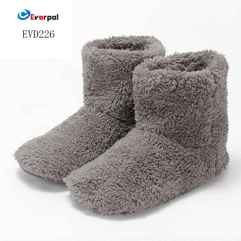 Tại sao dép Bootie cho nữ đi trong nhà lại trở thành sự lựa chọn cần có để mang lại sự thoải mái và phong cách khi ở nhà